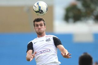 Serginho fica no Vitória até o fim do Brasileiro