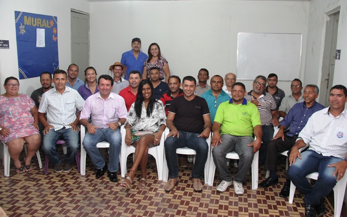 Silvania e Homero em reunião com os candidatos a vereador | Foto: Raimundo Mascarenhas