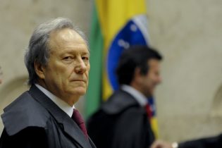 O presidente do Supremo Tribunal Federal, ministro Ricardo Lewandowski, vai acertar os detalhes do julgamento