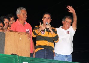 Tom disse que os adversários mentem ao informar que Vertinho e Renato não serão candidatos | Foto: Raimundo Mascarenhas