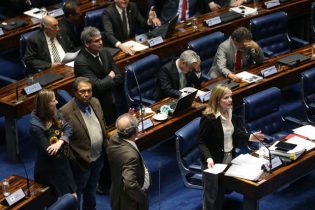 Plenário do Senado foi palco de discussões, debates e acusações durante o primeiro dia de julgamento