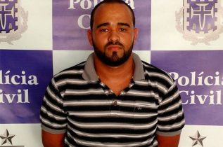 Policial acabou agredido por pessoas que participavam do evento