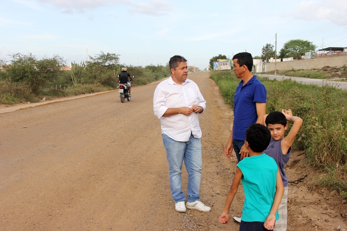 Base já está pronta, aguardando a camada de asfalto | Foto: Raimundo Mascarenhas