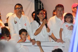 Val disse que é para as pessoas ficarem atentas as mentiras dos adversários