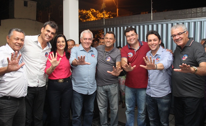 Esquerda para a direita: