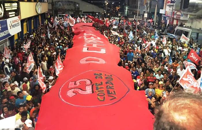 manto-vermelho-vertinho-e-renato