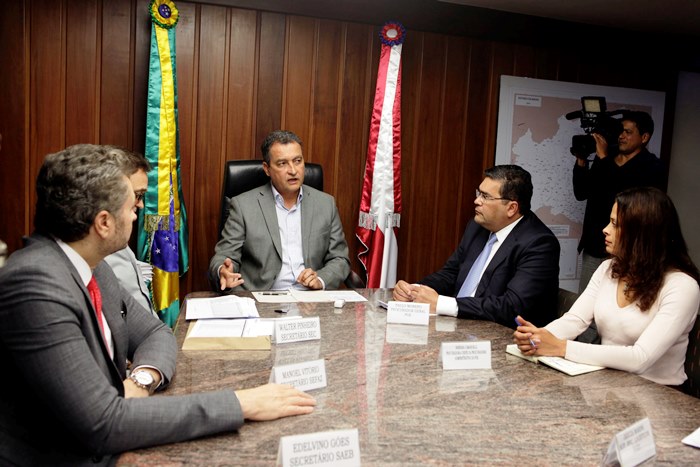 Governador Rui Costa Cancela contrato com três empresas terceirizadas da SEC Foto: Carla Ornelas/GOVBA