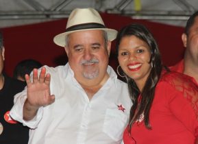 André disputou a eleição em 2012 mas não conseguiu êxito. Bárbara também tentou em 2012. Se uniram e agora é só comemorar