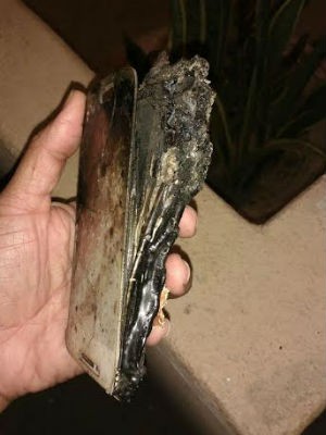 Celular ficou destruído após explodir em Feira de Santana
