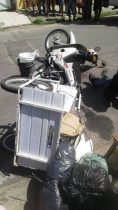 Ciclomotor do feirante usava reboque com a mercadoria que seria comercializada