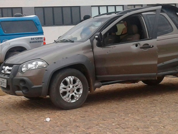 Carro em que família estava foi atingido por tiros em Barreiras
