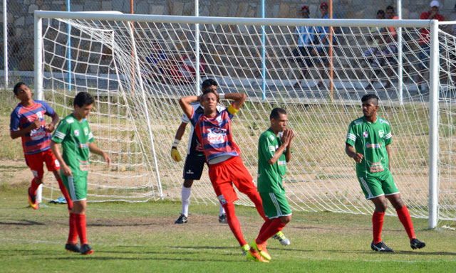 Santaluz garantiu a classificação com gol contra aos 47 min do segundo tempo | Foto: Noticias de Santaluz