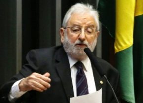 PSOL, liderado pelo deputado Ivan Valente na Câmara, pedirá o impeachment do presidente Temer