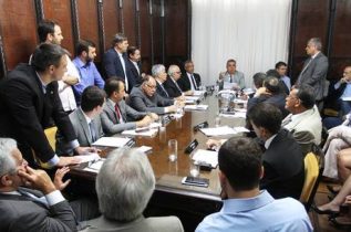 Mesa Diretora decidiu cortar privilégios de deputados