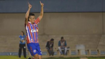 Juninho mais uma vez de bola parada mostrou sua capacidade