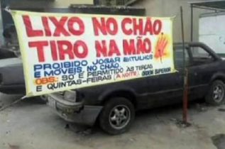 Lixo nas ruas só é permitido às terças e quintas, diz faixa