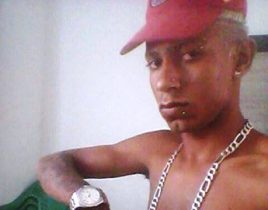 Segundo um policial, Charles foi preso a cerca de 15 dias com droga