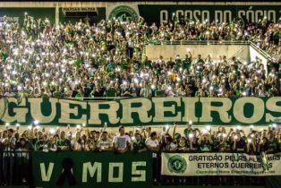 Clube colombiano não se cansa de fazer homenagens a Chapecoense