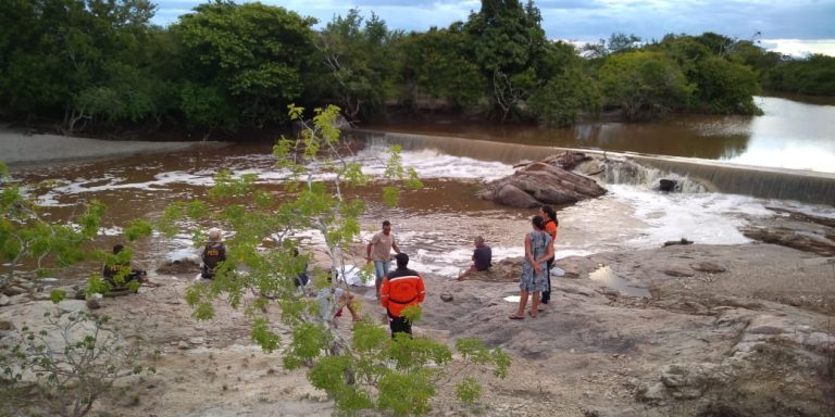 Idoso de 62 anos morre apÃ³s se afogar em rio na cidade de RiachÃ£o do JacuÃ­pe