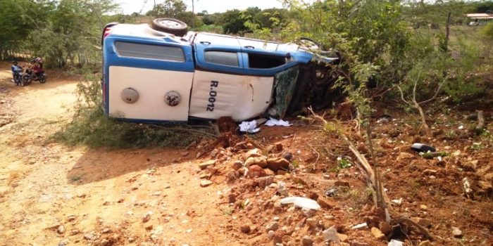 Viatura da PM capota durante perseguiÃ§Ã£o que terminou com um morto e menor apreendido na zona rural