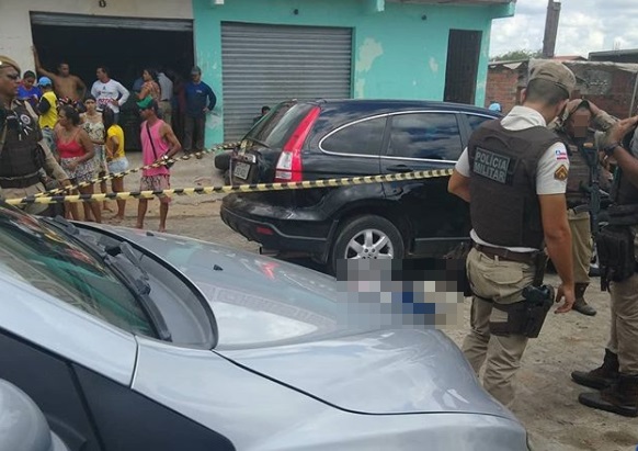 EmpresÃ¡rio Ã© assassinado a tiros em frente ao comÃ©rcio em RiachÃ£o do JacuÃ­pe