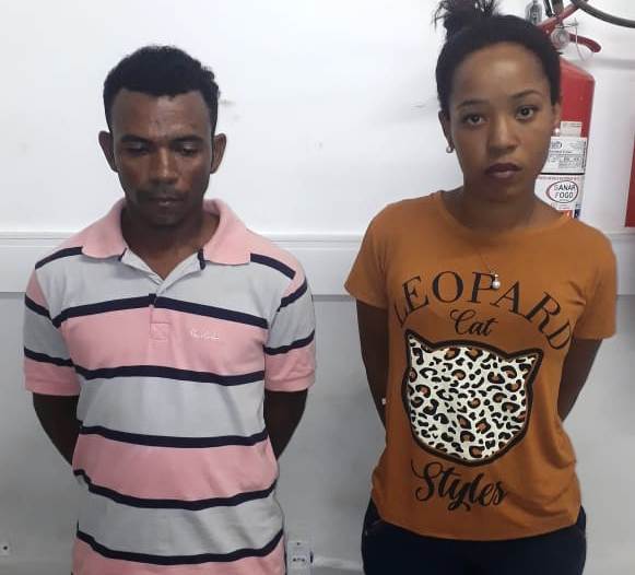 Moradores de Feira de Santana são presos em Serrinha em posse de droga e centenas de outros objetos