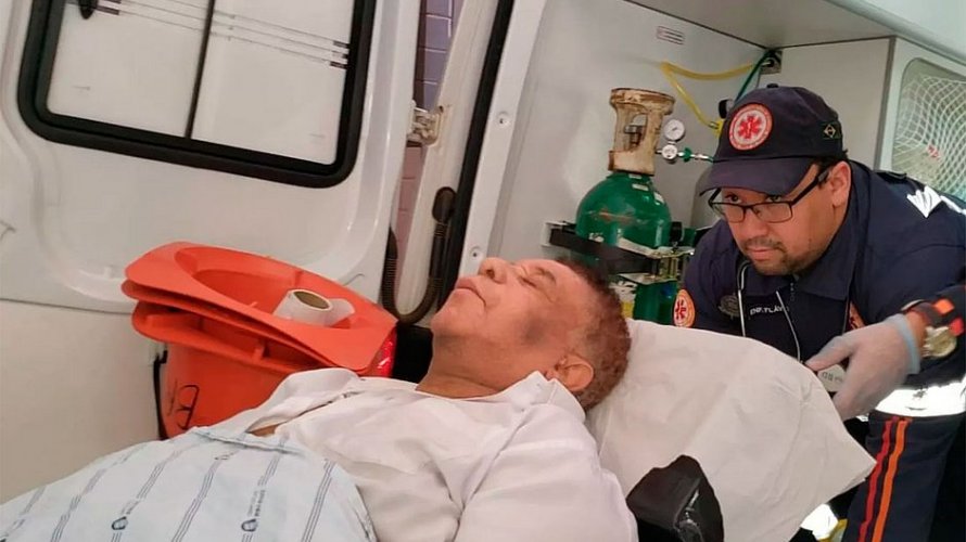 Agnaldo Timóteo está na UTI do Hospital Roberto Santos com quadro grave de saúde