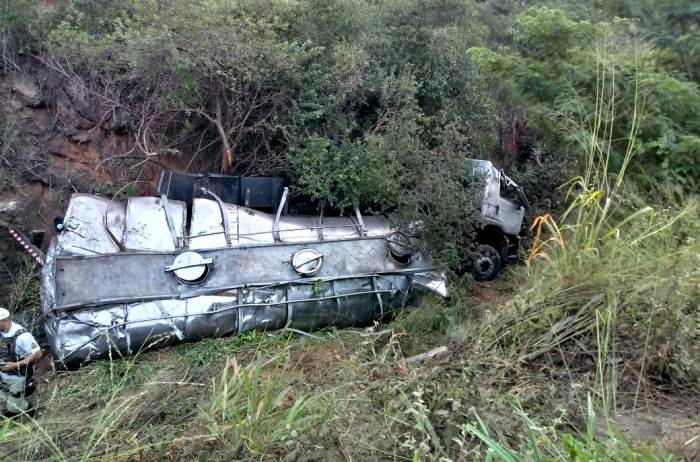 Caminhoneiro morre em acidente na Estrada do FeijÃ£o