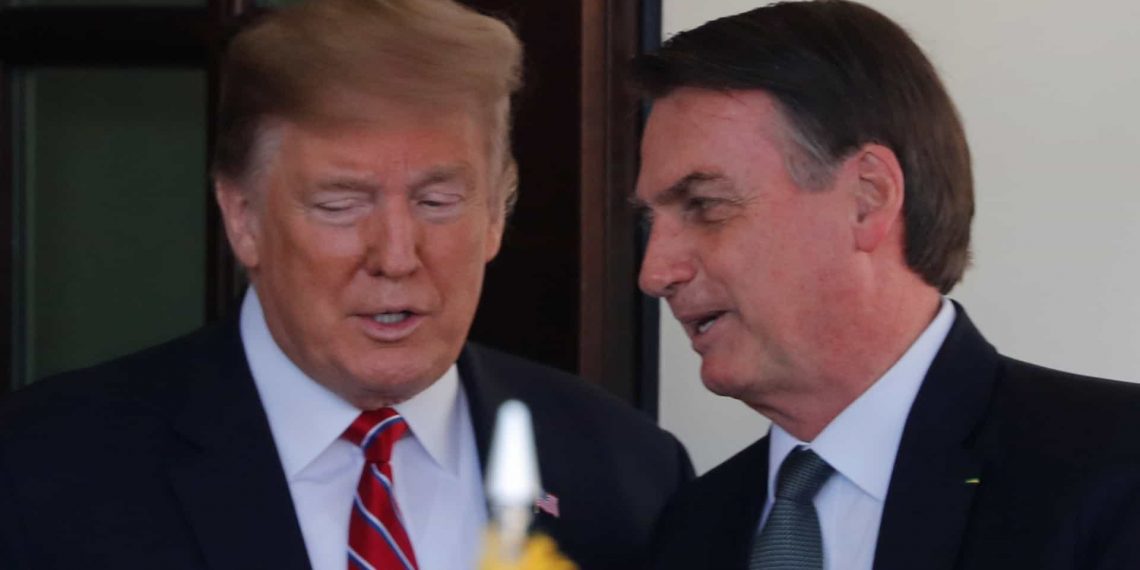 Bolsonaro a jornalista: âNão queira atacar o Trump, que é meu Ãdoloâ
