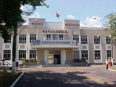 PMs tÃªm armas roubadas dentro de Vila Militar em Salvador