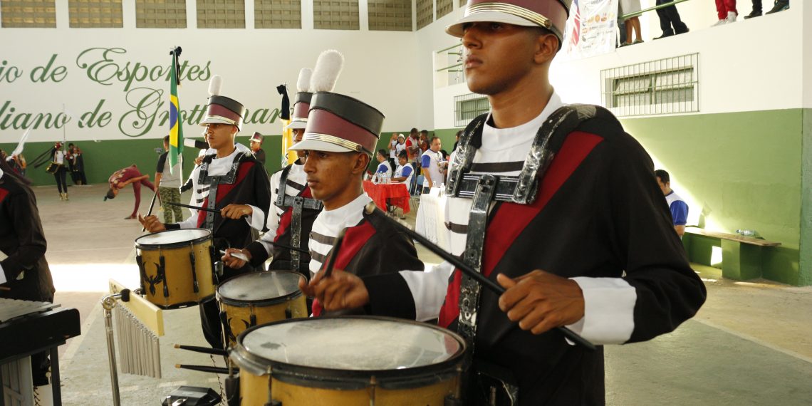 Secretaria da Educação do Estado distribui 173 kits de instrumentos musicais para fanfarras escolares