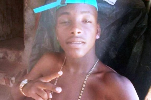 Jovem de 17 anos é assassinado na presença de uma prima em Caldas do Jorro