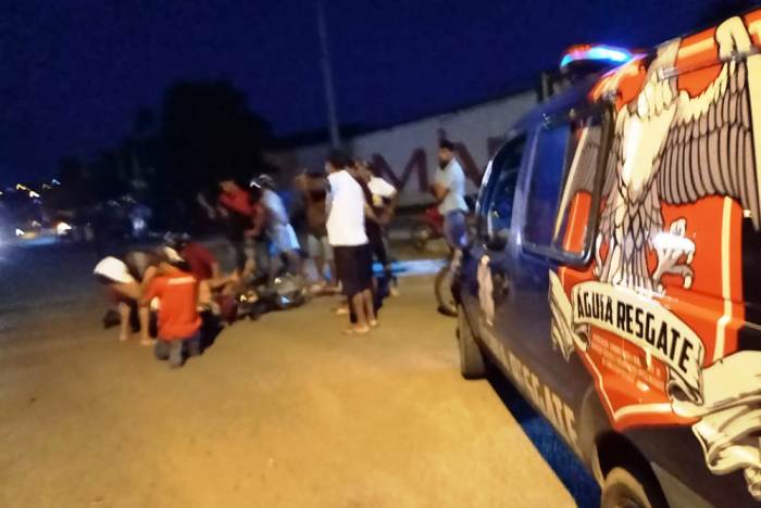 Colisão envolvendo motocicletas deixa dois gravemente feridos na BA 409