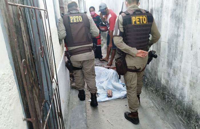 Coité – Mulher é executado no portão da casa onde morava