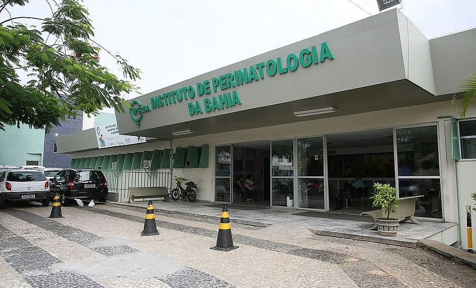 Bebê internado desaparece e é encontrado em lixeira de hospital em Salvador