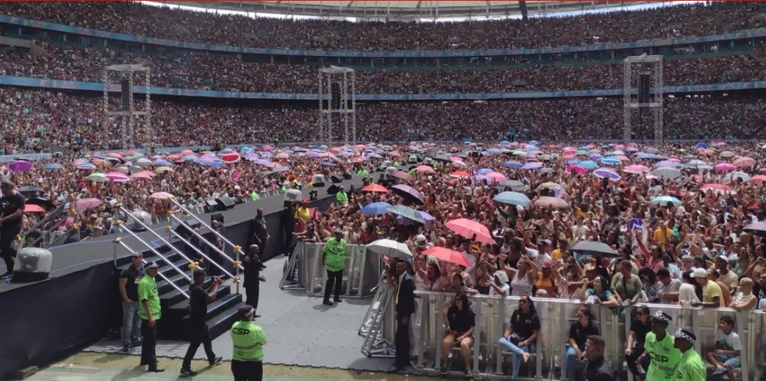 Com 62 mil pessoas, evento religioso tem maior público registrado na Fonte  Nova em dez anos